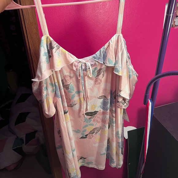 Torrid cold shoulder top size 1 (nwt) - Picture 3 of 4